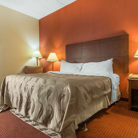 Holiday Inn Express Cincinnati-Лоурънсбърг Екстериор снимка