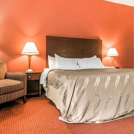 Holiday Inn Express Cincinnati-Лоурънсбърг Екстериор снимка