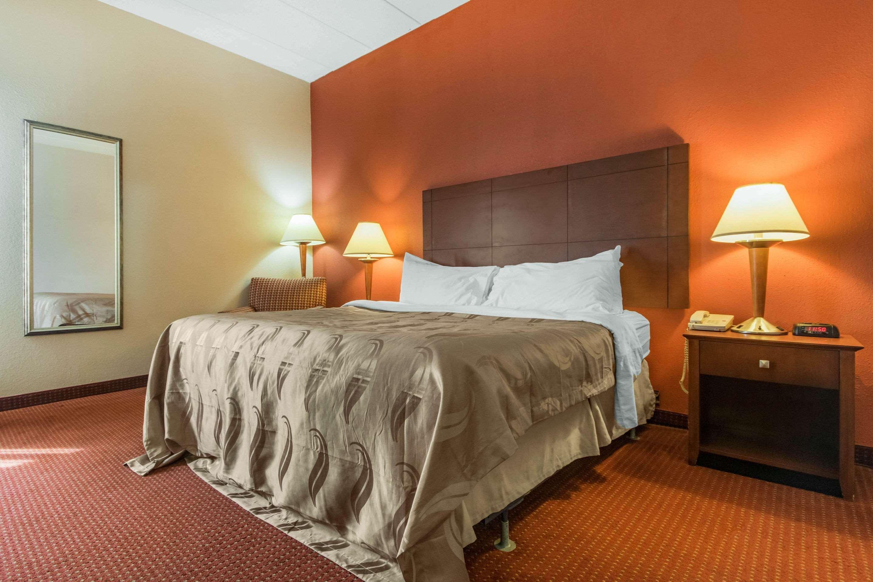 Holiday Inn Express Cincinnati-Лоурънсбърг Екстериор снимка