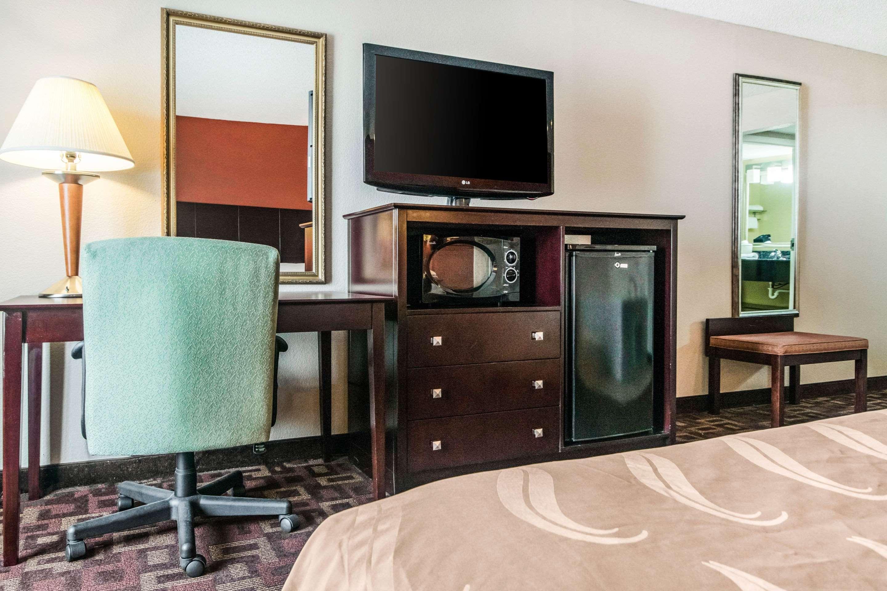 Holiday Inn Express Cincinnati-Лоурънсбърг Екстериор снимка
