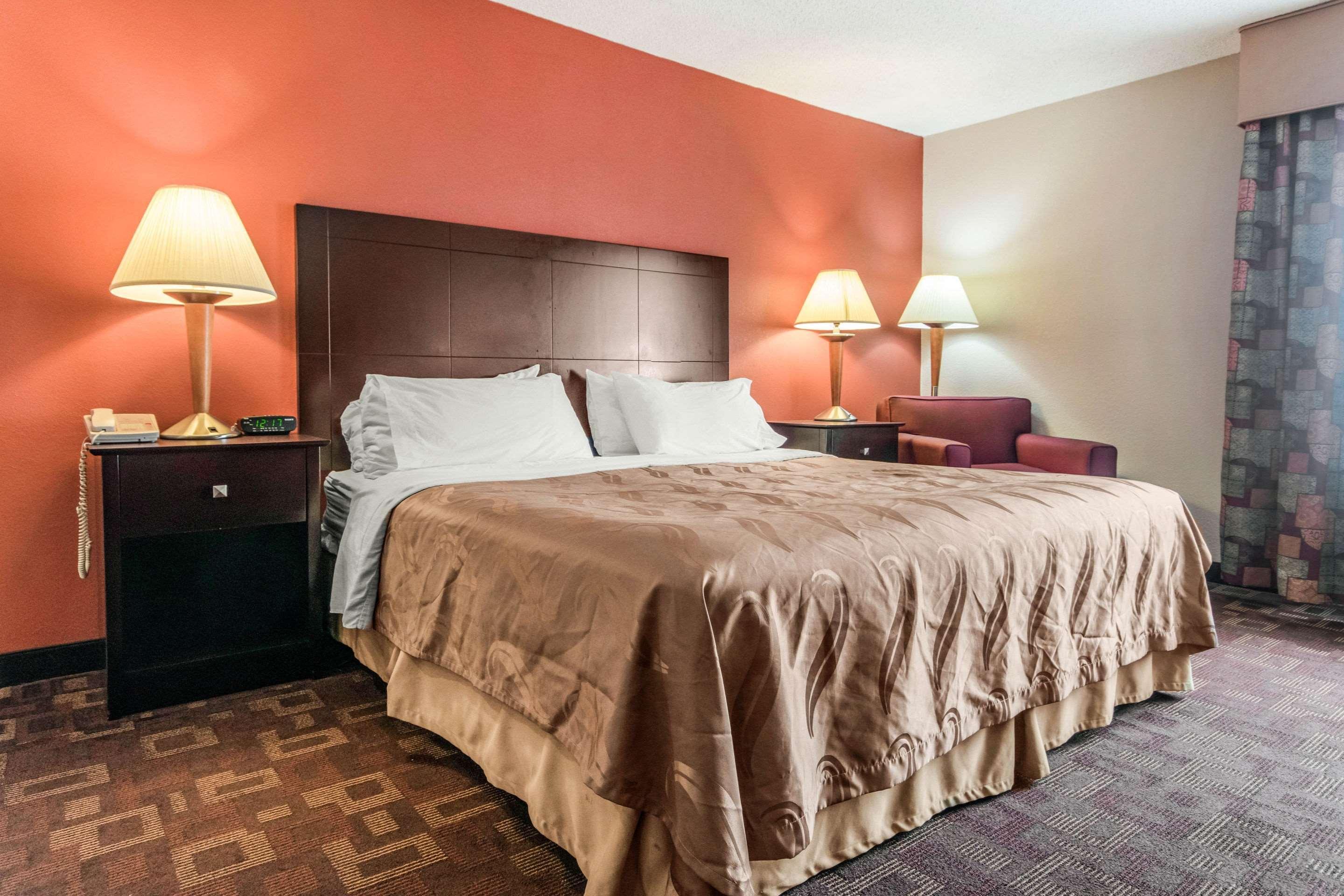 Holiday Inn Express Cincinnati-Лоурънсбърг Екстериор снимка