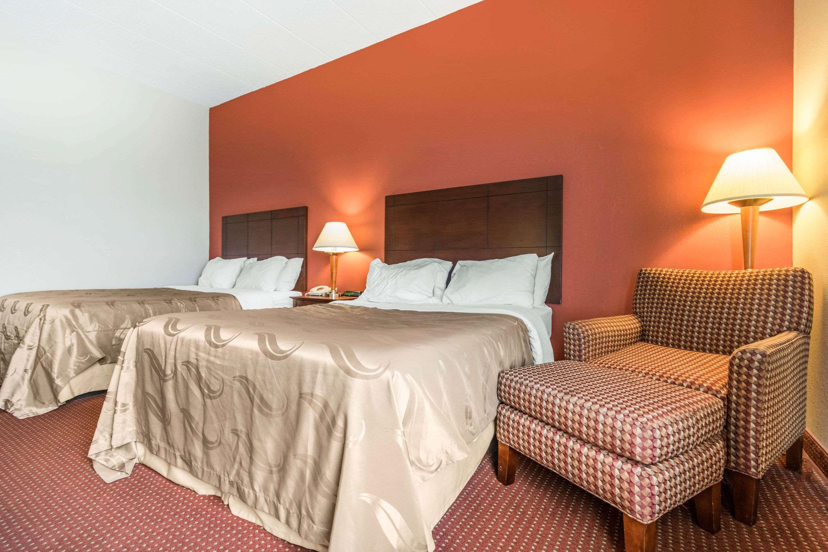 Holiday Inn Express Cincinnati-Лоурънсбърг Екстериор снимка