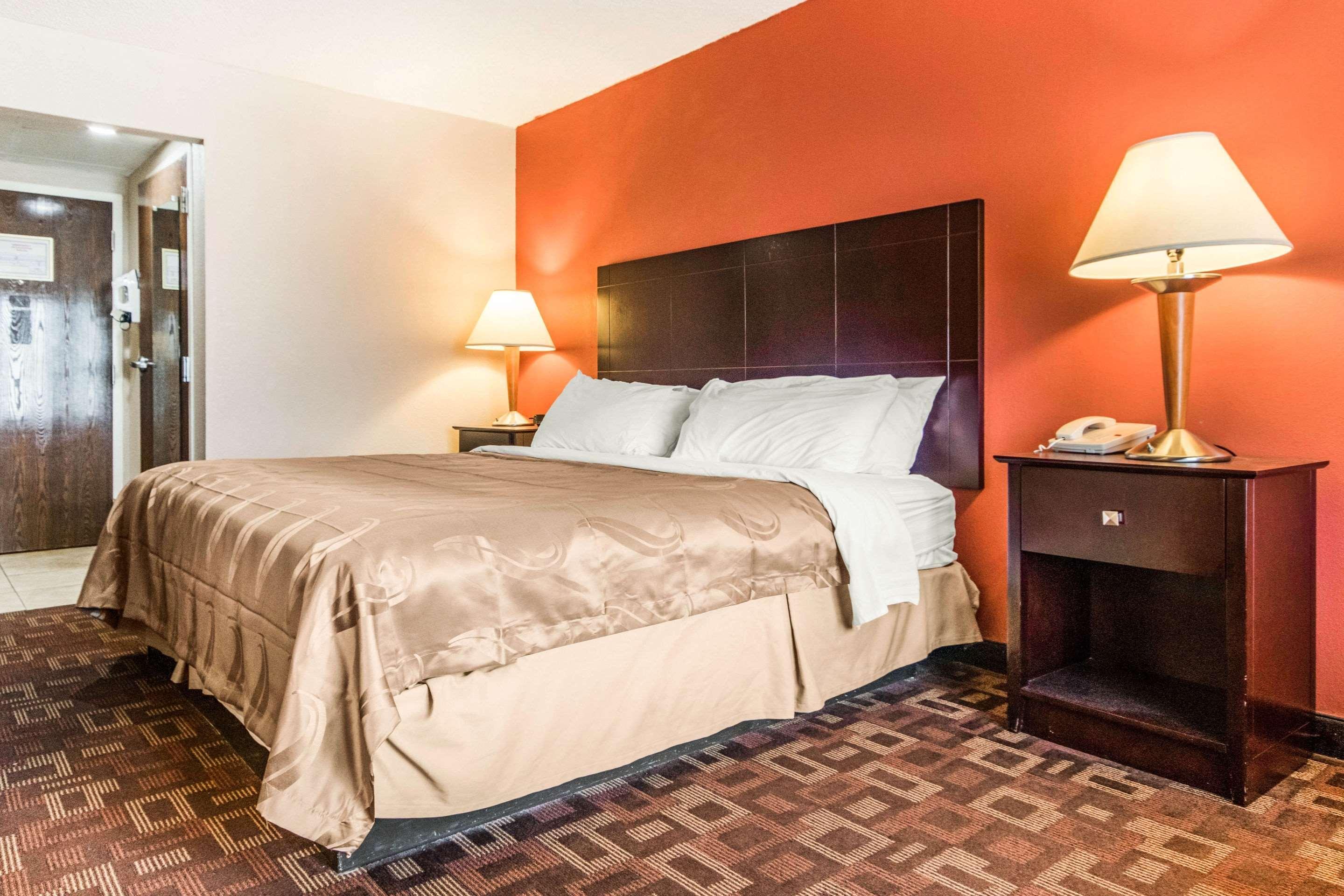 Holiday Inn Express Cincinnati-Лоурънсбърг Екстериор снимка