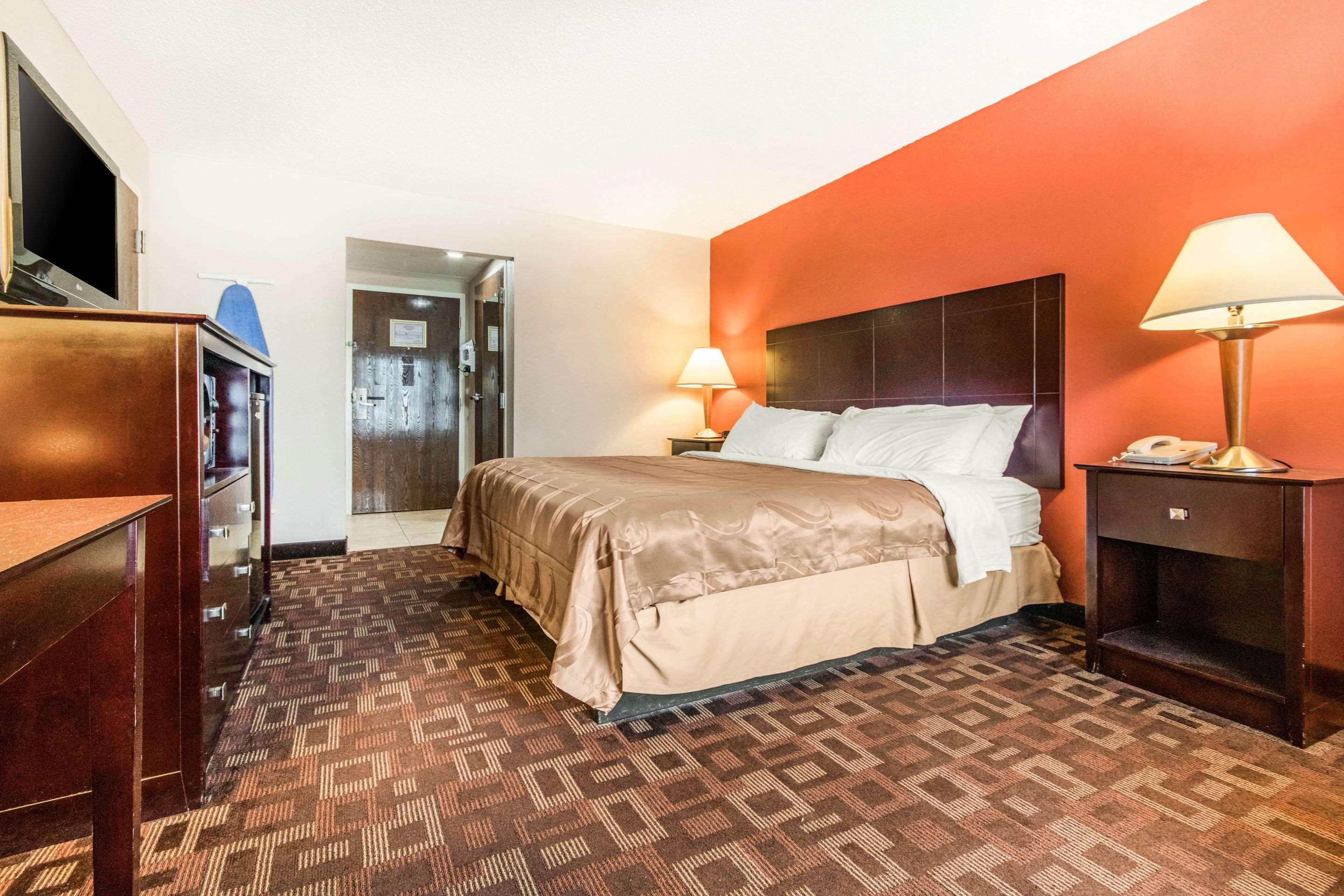 Holiday Inn Express Cincinnati-Лоурънсбърг Екстериор снимка