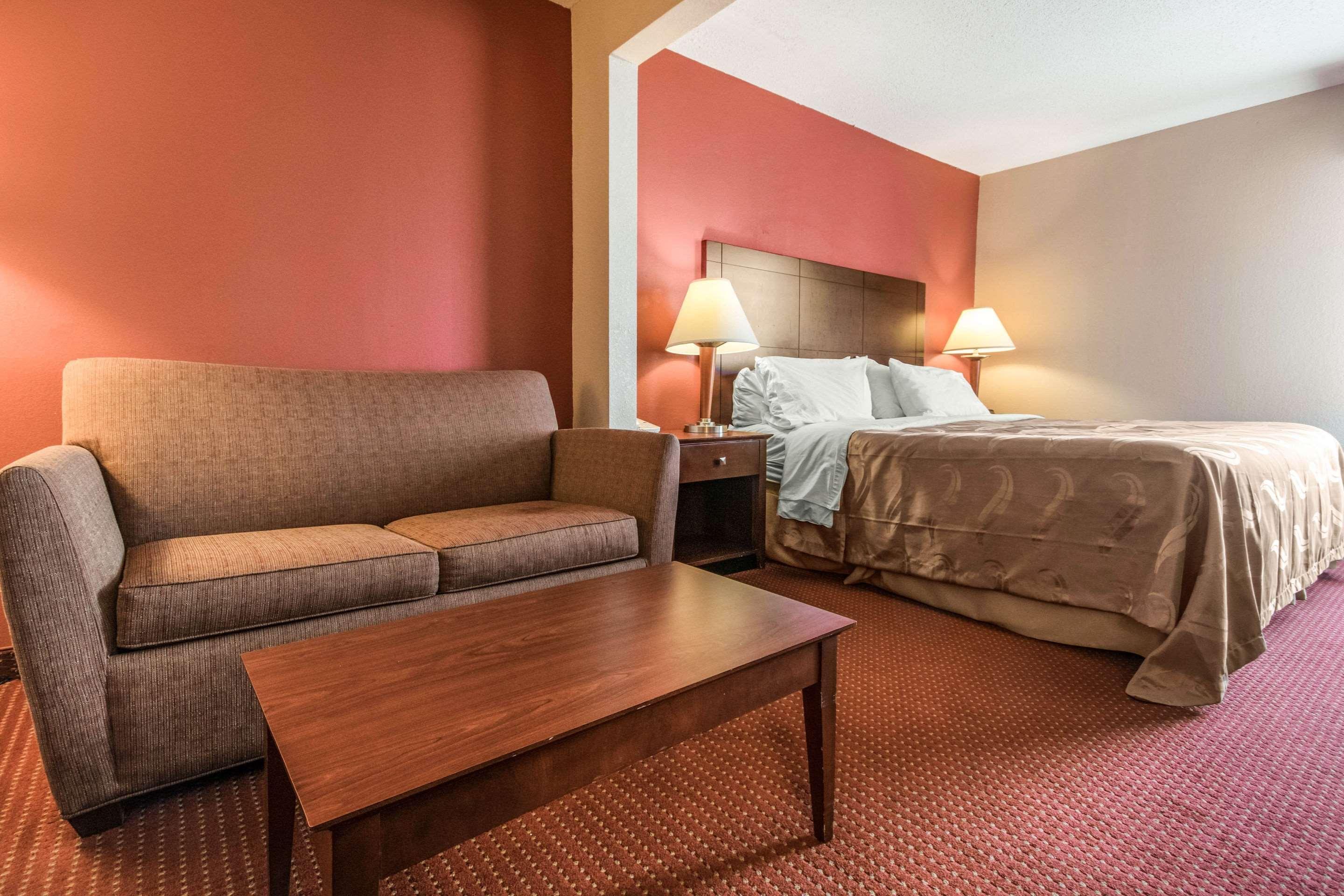 Holiday Inn Express Cincinnati-Лоурънсбърг Екстериор снимка